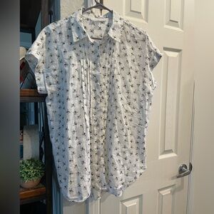 Jane & Delancey button up white short sleeve Blouse w honey bee novelty print Lg